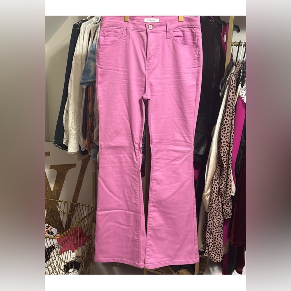 Zenana Outfitters pants size medium flare